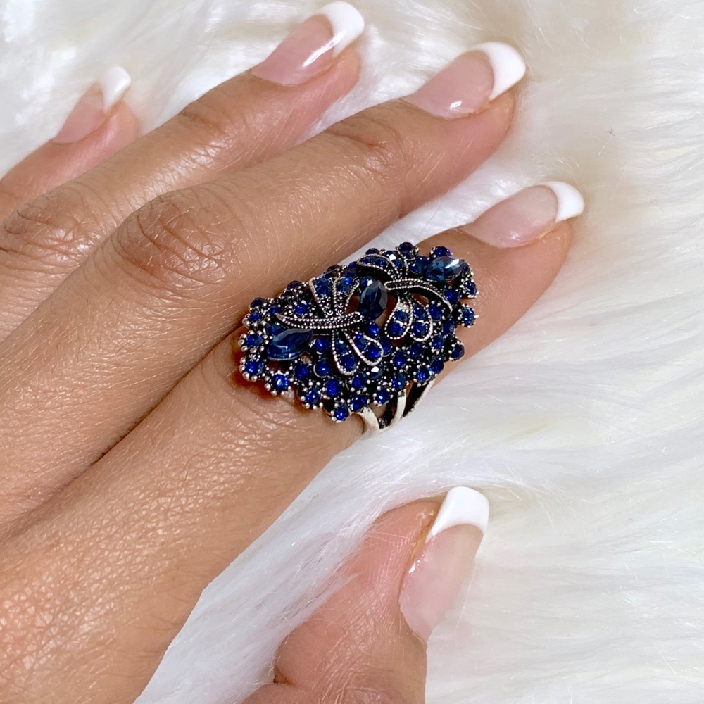 Gorgeous Fashion Ring Size 6